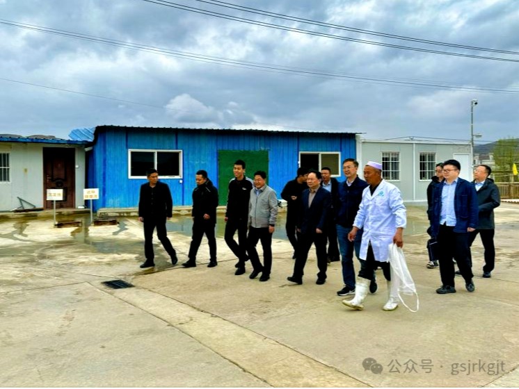 凝聚財政擔保合力 撬動資源助企紓困——天水市出臺《“財政+擔?！惫ぷ鲗嵤┓桨浮? title=